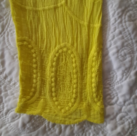 NWT! Women's Yellow Top Embroidered by Studio JPR - Picture 9 of 12